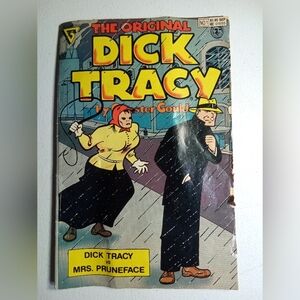 Vintage 1990 The Original Dick Tracy Comic Book Dick Tracy vs Mrs Pruneface No1
